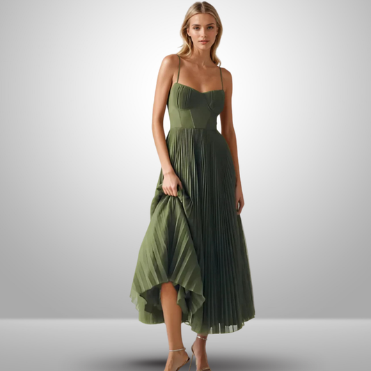 Leontina | Timeless Elegance with Sculptural Grace